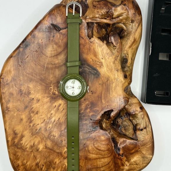 Avon Color Burst Watch Olive NIB - Picture 9 of 9